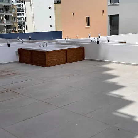 شقة Cozy With Rooftop-riverside Life Iskele