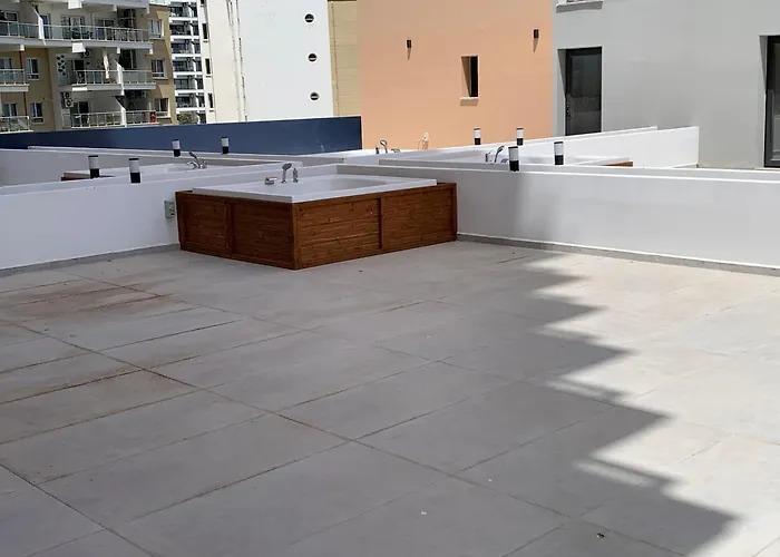 아파트 Cozy With Rooftop-riverside Life Iskele